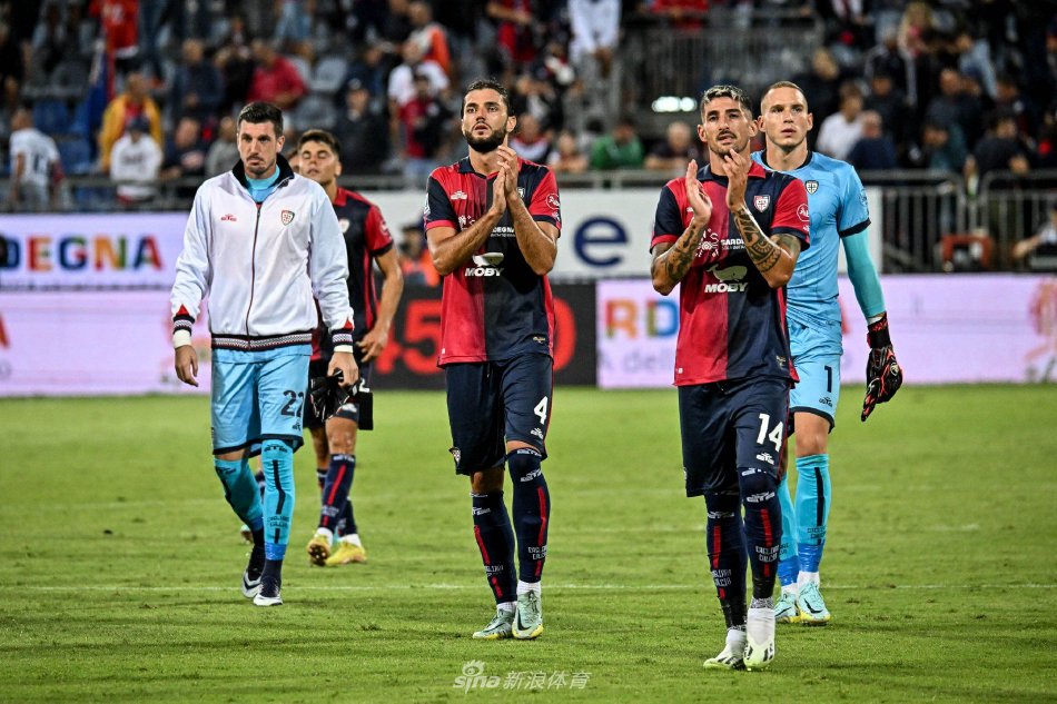 以雄伟的自 以雄伟的自